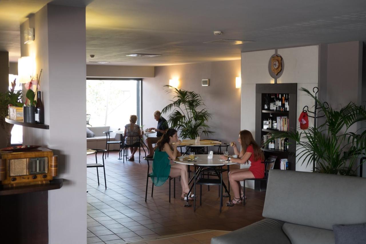 Alba Hotel Экстерьер фото